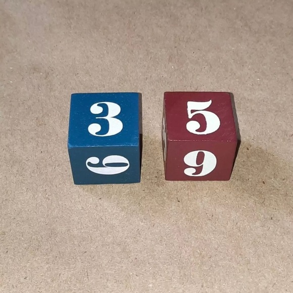 2006 Pirates Of The Caribbean Treasure Hunt DVD Game Replacement Piece WOOD DICE - Picture 5 of 9